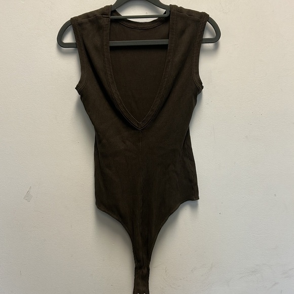 Agolde Sutton V back  bodysuit - Picture 4 of 6